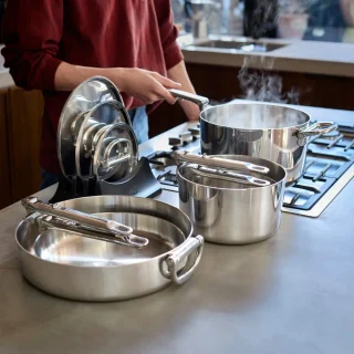 Batería de 6 piezas de acero inoxidable Tricapa Space Steel Joseph Joseph