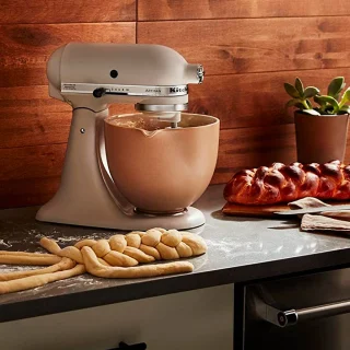 Bol cerámico reforzado con titanio y pico vertedor KitchenAid