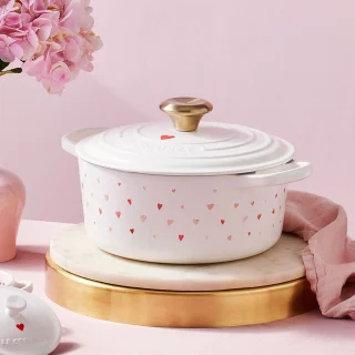 Cocotte redonda con corazones Le Creuset