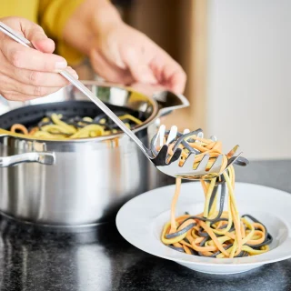 Cuchara para pasta de acero inoxidable de gancho Rösle