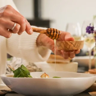 Cuchara para la miel de madera de olivo Selbrae