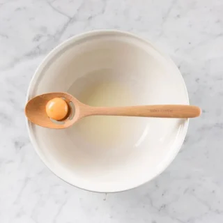 Cuchara separadora de huevos Mason Cash