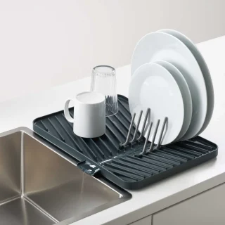Escurreplatos ajustable Flip-up™ Joseph Joseph
