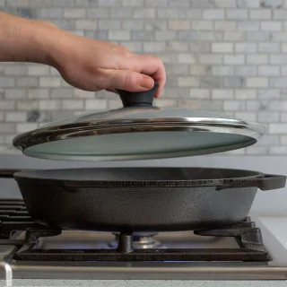 Tapa de vidrio con pomo de silicona Lodge