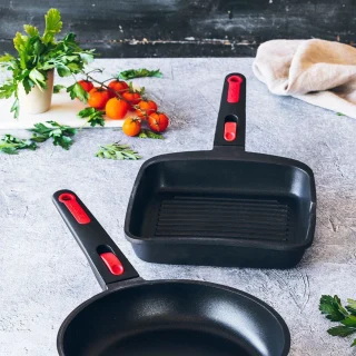 Grill antiadherente con rayas y mango desmontable In-Out Monix