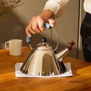 Hervidor de acero inoxidable 9093 Michael Graves Alessi