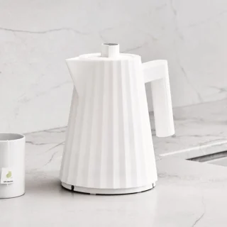 Hervidor eléctrico pequeño Plisse Alessi