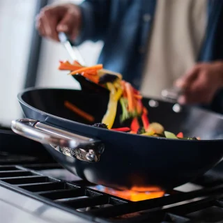 Wok cerámico con mango plegable Space Joseph Joseph