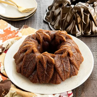 Molde Bundt Harvest Leaves de Nordic Ware