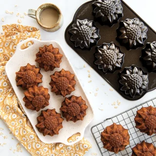 Molde Sunflower Nordic Ware