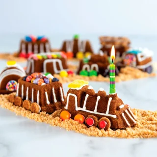 Molde Train Nordic Ware