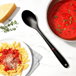 Cuchara de nailon SoftWorks OXO