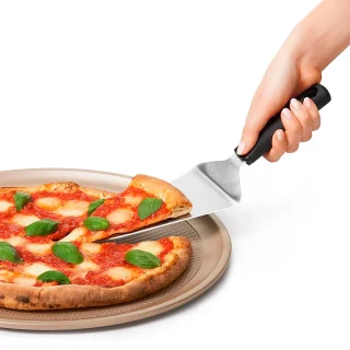 Pala para servir pizza de acero inoxidable OXO