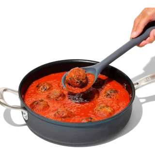 Cuchara de silicona OXO