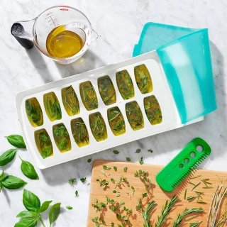 Bandeja de hielo con tapa de silicona OXO