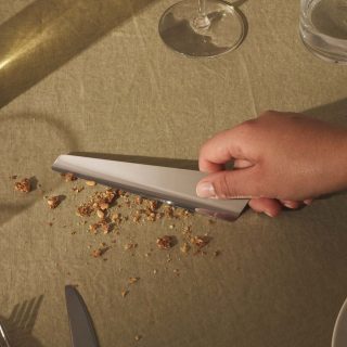 Pala recogemigas de acero inoxidable Alessi