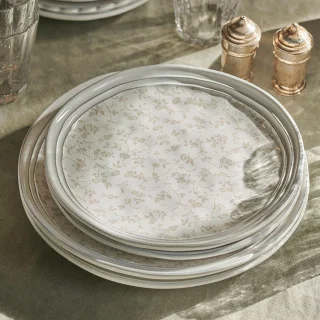 Platos cerámicos Artisan Collection de Laura Ashley