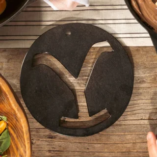 Salvamanteles de hierro fundido Yellowstone Lodge