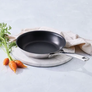 Sartén baja antiadherente 3-PLY Classic Le Creuset