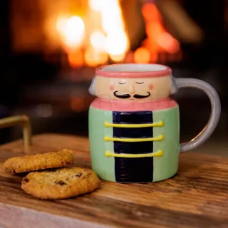 Taza mug soldado Nutcracker Collection de KitchenCraft