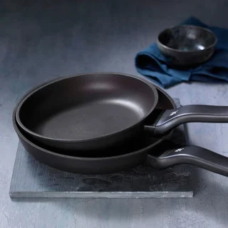 Set de 2 sartenes antiadherentes extra robustas Permadur Excellent WMF