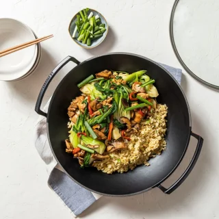 Wok de hierro fundido con tapa de cristal Le Creuset