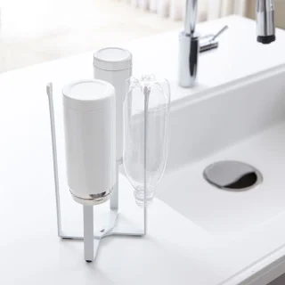 Escurridor de botellas y Soporte de cocina multiusos Tower Yamazaki