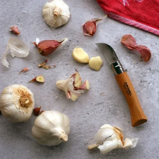 Cuchillo plegable para ajo, fruta y castañas de Opinel