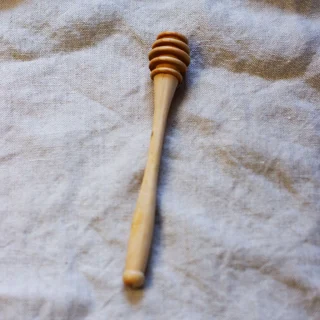 Cuchara de madera para miel de Roger Orfevre