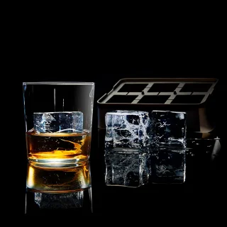 Moldes para cubitos de hielo cuadrados Ice Former de Lurch