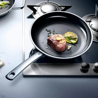 Sartén de acero inox. con antiadherente WMF Profi Resist