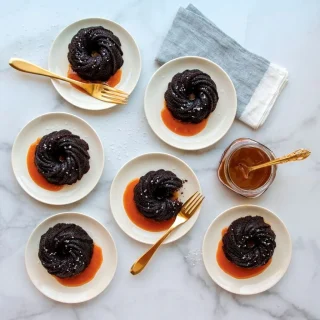 Molde Swirl Bundtlette Nordic Ware