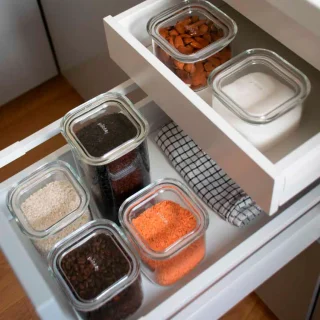 Recipientes con tapa de cristal y goma selladora Pebbly