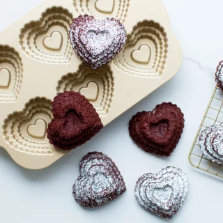 Molde mini Tiererd Heart de Nordic Ware